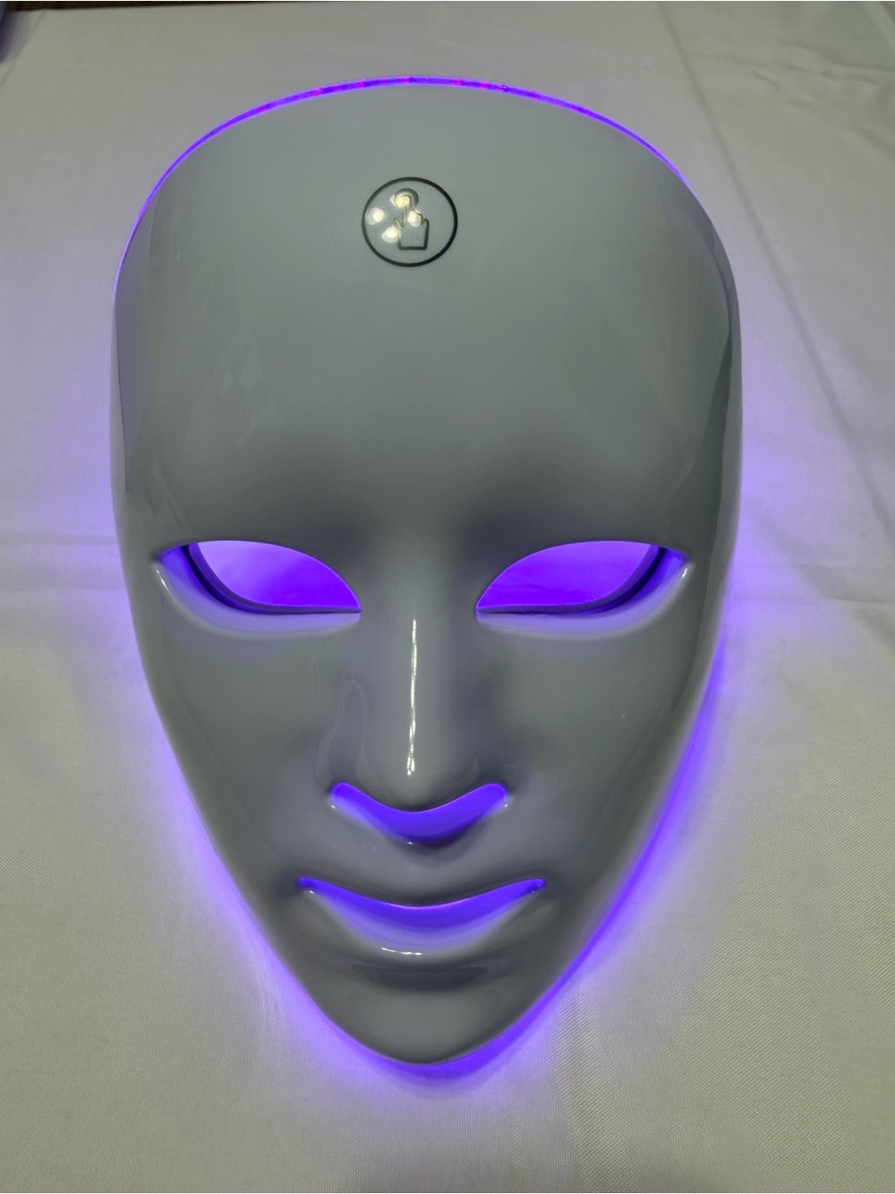 LED Light Therapy Face Mask in White - Picture 6 of 11